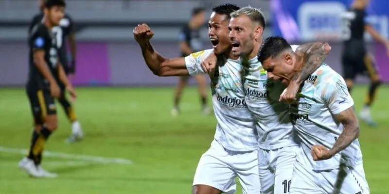 Đội hình của Persib Bandung và Dewa United