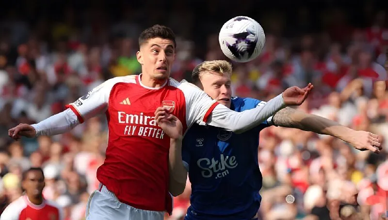 Cả hai đội đều "phô diễn" đội hình siêu mạnh