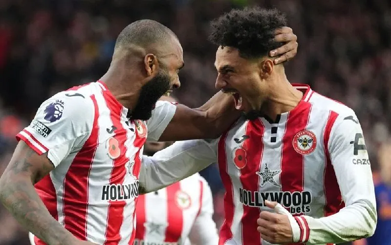 Brentford thường chơi lối tấn công phổ biến